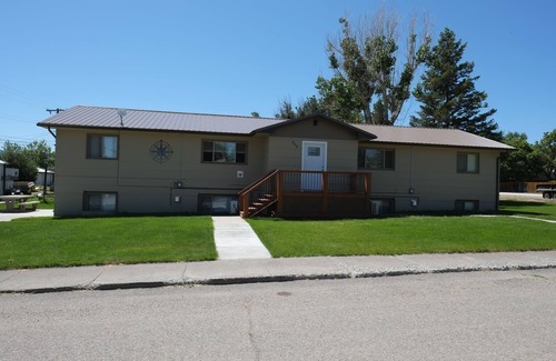 Cascade Apartment | Freshly Remodeled 2 Bedroom, Full Kitchen, living Room Suite, in Cascade unit #1