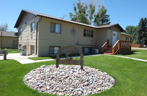 Cascade Apartment | Freshly Remodeled 2 Bedroom, Full Kitchen, living Room Suite, in Cascade unit #1