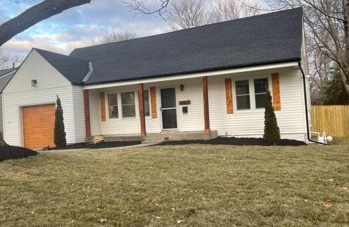 Westwood House | Freshly-remodeled, dog-friendly Westwood charmer!