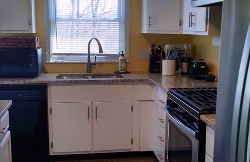 Park Forest Village House | Freshly Remodeled Home- 10 Minutes from Beaver Stadium