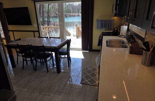 Mayfield House | Freshly renovated house on Spider Lake