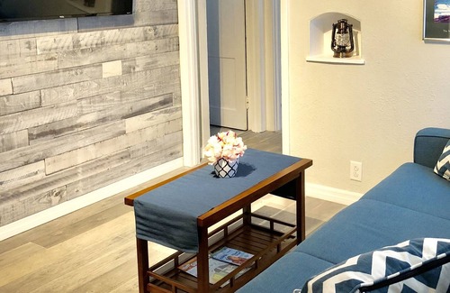 Southgate Villa | Freshly Updated Home close to Downtown and Beaches