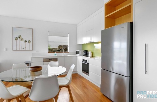 Freshwater Apartment | Freshwater Lookout Executive Apartment