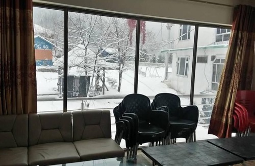 Shogran Hotel | Fridays Hotel