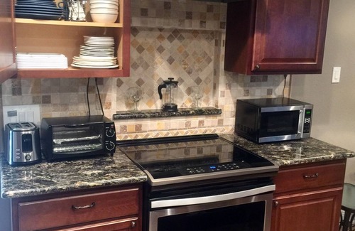 Historic Garderns House | Friendly Alamodome House 8guests. 3Br/2Bth 1 mile River walk/Alamo/Near Downtown