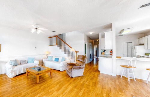 Audubon Place House | Friendly Duplex w/Full Kitchen, Central AC, Washer/Dryer, & High-Speed WiFi!