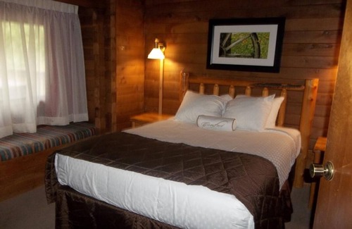 Kohls Ranch Resort | Friends Vacation, Pool, Mini Golf