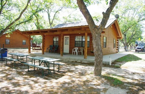 Leakey Cabin | Frio Pecan Farm Log Cabins 1-17