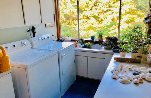 Central Saanich House | From Butchart To Beaches, Make Our Home Your Home Away From Home Year Round.