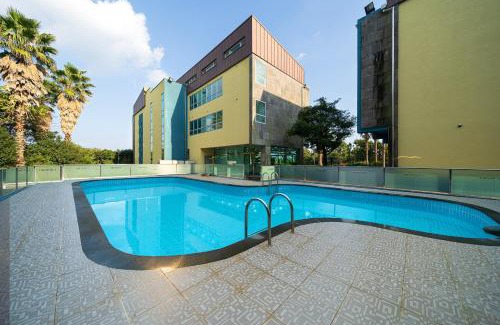 Seongsan Hotel | FromH T Resort Jeju Seongsan