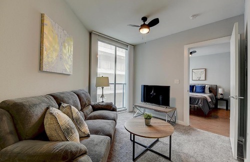 West Campus Apartment | FRONTDESK Pointe on Rio Apts West Campus Austin
