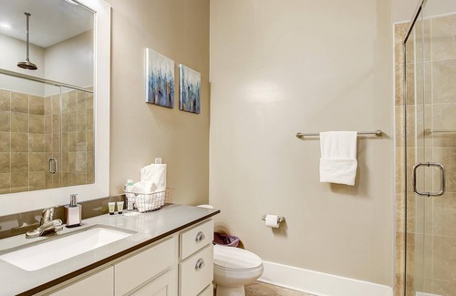 Commonwealth Apartment | FRONTDESK Village at Commonwealth Apts Plaza Midwood Charlotte