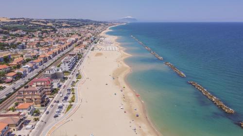 Civitanova Marche Apartment | Fronte Mare con Parcheggio by Host Hero