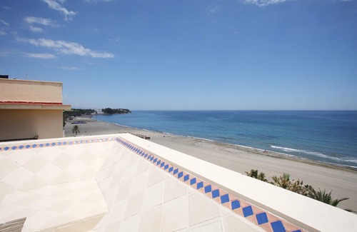 Estepona Apartment | Frontline Estepona Penthouse Duplex With Roof Top Terrace & Hot Tub