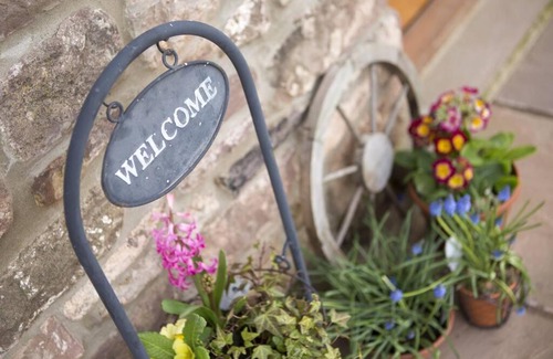 Monmouth House | Fuesli Lodge - Boutique Cottage at Harrys Cottages