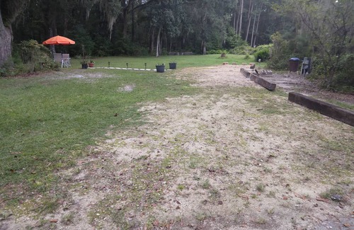Alachua RV Rental | Full hook up RV Trailer site on private 1 acre Conveniently located