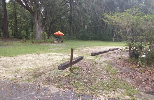 Alachua RV Rental | Full hook up RV Trailer site on private 1 acre Conveniently located