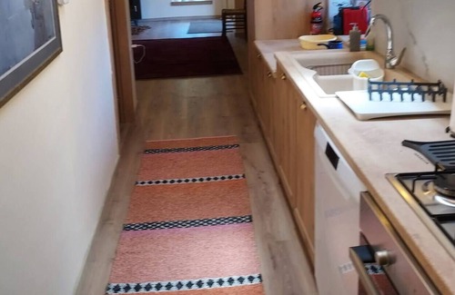 Zarouhla House | Full House - Aroania suites