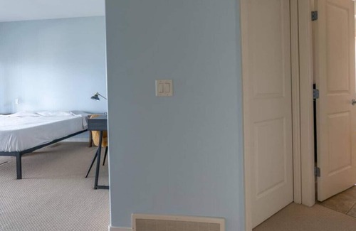 Southwest Mission House | Full House with Amazing Okanagan Views and Hot Tub