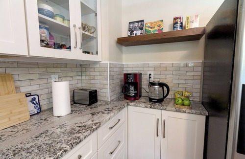 Cartersville House | Full Kitchen, Backyard, Ping Pong, Desk and Patio - Family Retreat at LakePoint