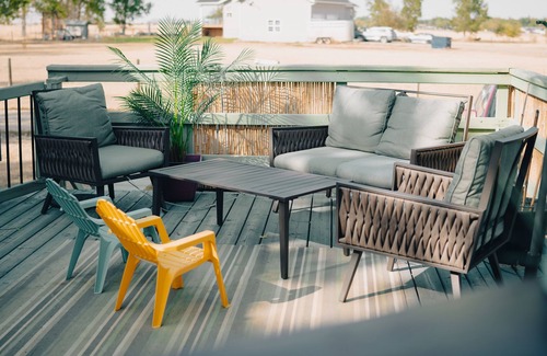 Maple Creek House | Full kitchen. Lots of parking. Free laundry, Wifi and Roku.