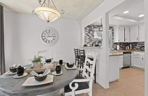 Southwestern Sacramento House | Full private Sacramento home