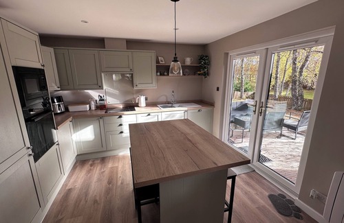 Aviemore Cottage | * Full refurb Nov 24 * Aviemore Cottage in peaceful woodland location