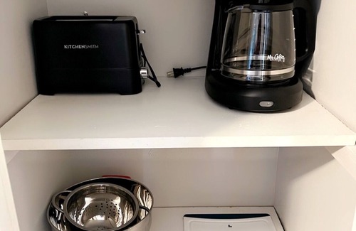 Country Club Hills House | Full suburban home 30 mins from downtown Chicago!