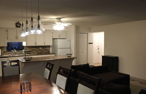 Waterloo Condo | Fully Equipped 2-Bedroom Condo