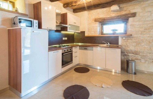 Zabrezani Villa | Fully fenced, private pool, completely air-conditioned, pet friendly