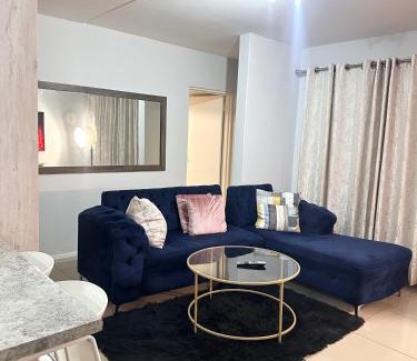 Weltevredenpark Apartment | Fully Furnished 3 bedroom apartment rental