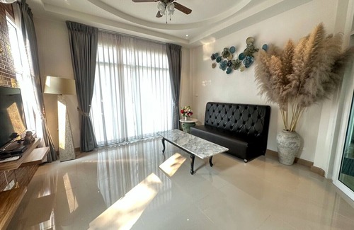 Mae Sai House | Fully furnished 4 bedrooms house with full kitchen