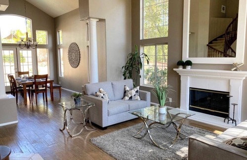 Walnut House | Fully-furnished 5-bedroom house in Walnut with Pool and Fast WiFi