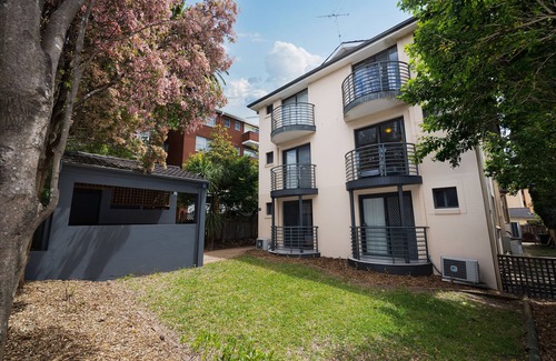 Hornsby Apartment | Fully Furnished and Equipped 2 Bedroom Unit in Hornsby