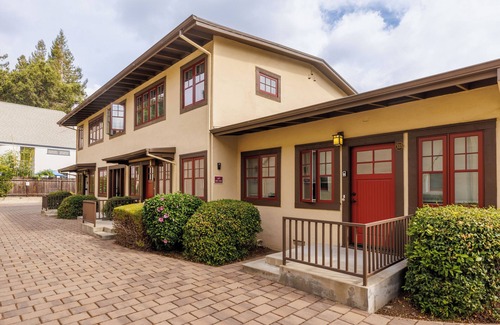 Downtown North Cottage | Fully Furnished Cottage, Walking Distance To Down Town Palo Alto