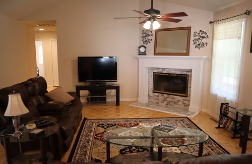 Rolla House | Fully Furnished home in Rolla with country charm