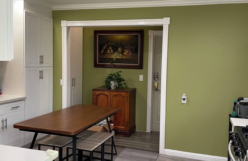 Park Mesa Heights House | Fully Furnished Huge House in LA with Hot Tub/AC/WiFi/Washer/Dryer/BBQ/Parking