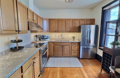 Big Timber Apartment | Fully-furnished Modern Apartment/Executive Suite in Heart of Townn