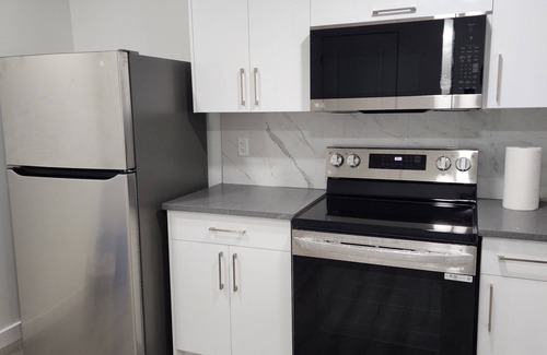 Southwest Edmonton House | Fully furnished, newly finished basement apartment in a serene neighborhood