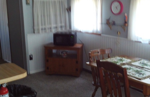 Forest Hills House | Fully Furnished Quiet Enjoyment Ready For Traveling Professionals or Vacationers