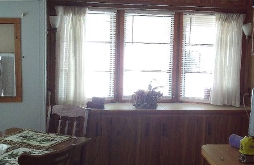 Forest Hills House | Fully Furnished Quiet Enjoyment Ready For Traveling Professionals or Vacationers