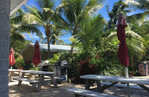 Marathon Apartment | Fully furnished studio, 50 yards from ocean, shared pool, fishing-jetty