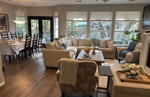 Travis Country House | FULLY REMODELED-BEST LOCATION IN AUSTIN Pet Friendly-Gateway to the Hill Country