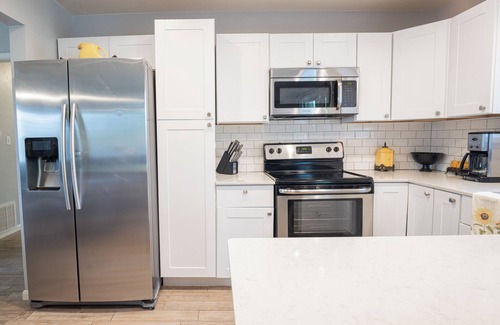 Sulphur House | Fully remodeled near lake Arbuckle and all that Murray county has to offer!