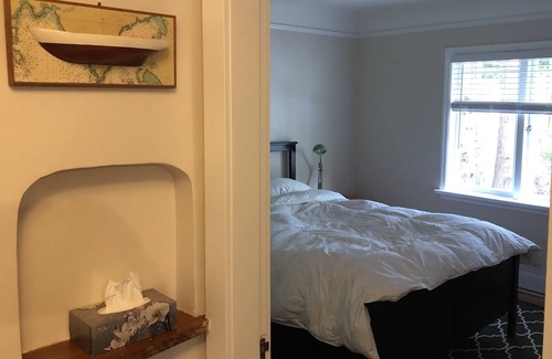 Gorge -Tillicum Area Cottage | Fully renovated city cottage