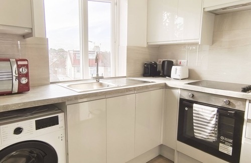 West Hendon Apartment | Fully renovated Woodfield apartment