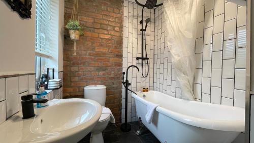 Durham House | Fully Serviced Three Bed House in Durham