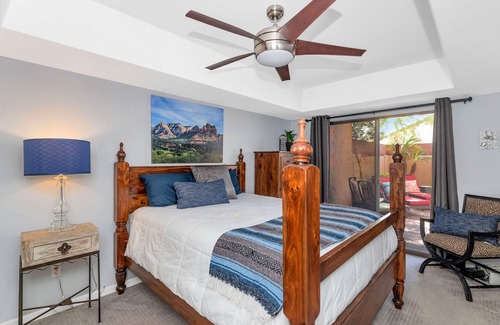 Orange Heights House | Fully Updated Cozy & Quiet Dedicated Work Space Patio Parking Walkable