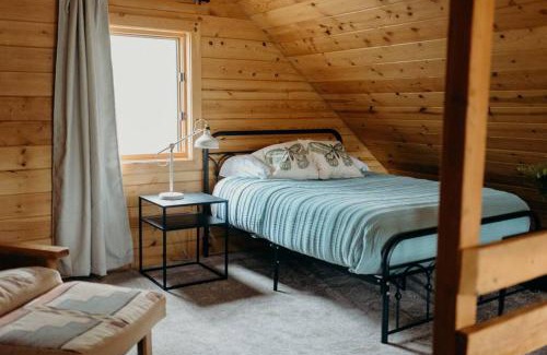 Wasilla Ski Chalet | Fun Alaska Log Cabin on Wooded Property!