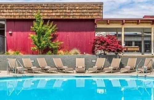 Tri-Cities Hotel | Fun at Gesa Carousel of Dreams! Family-friendly Unit, w/Outdoor Pool & Parking!
